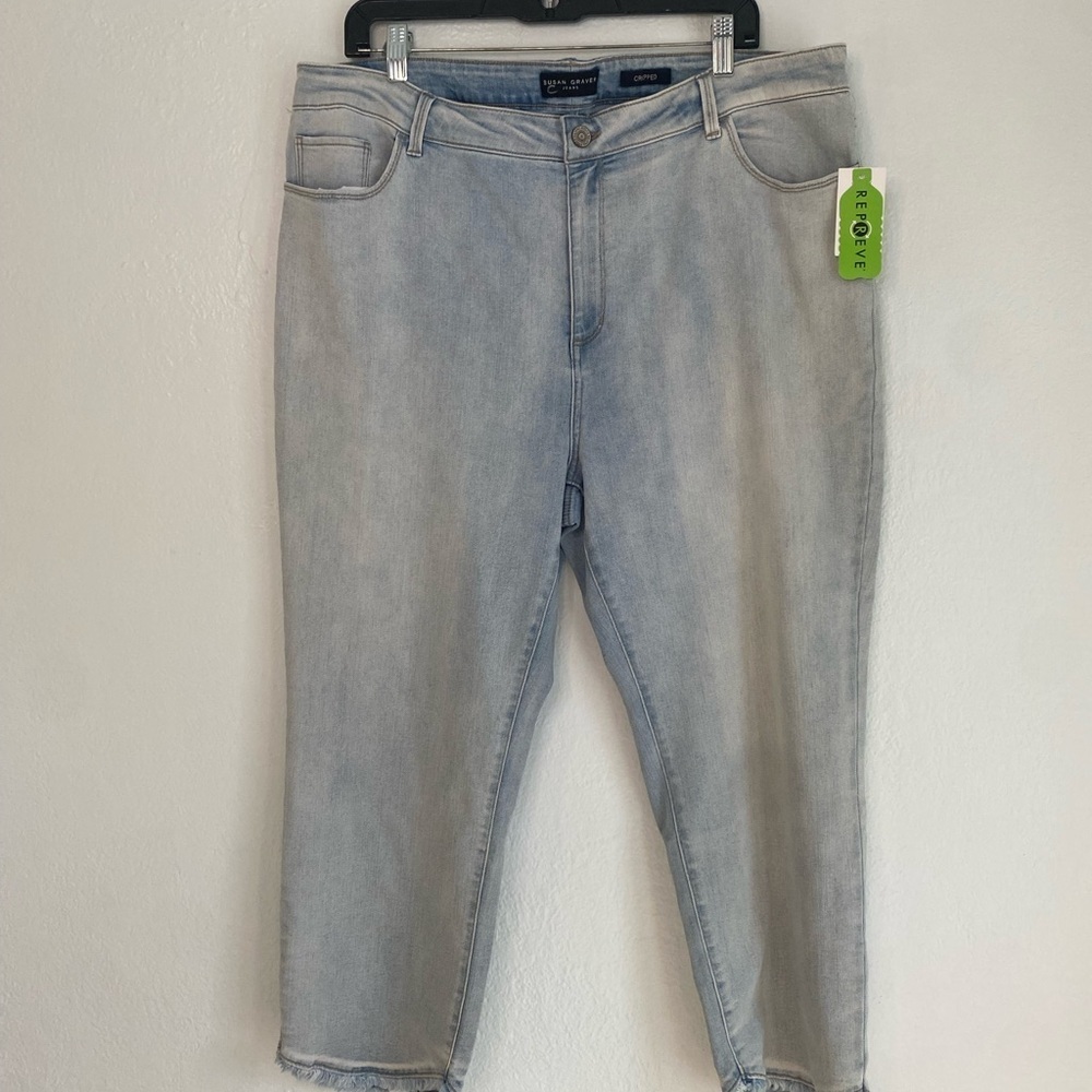 New‎ with tags Susan Graver Soft Blue Cropped Jeans